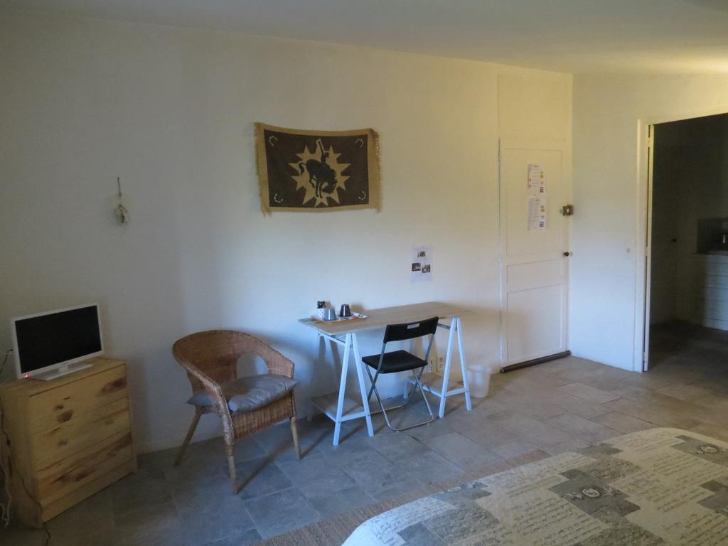 B&B Mas Les Lecques Бокер Екстериор снимка